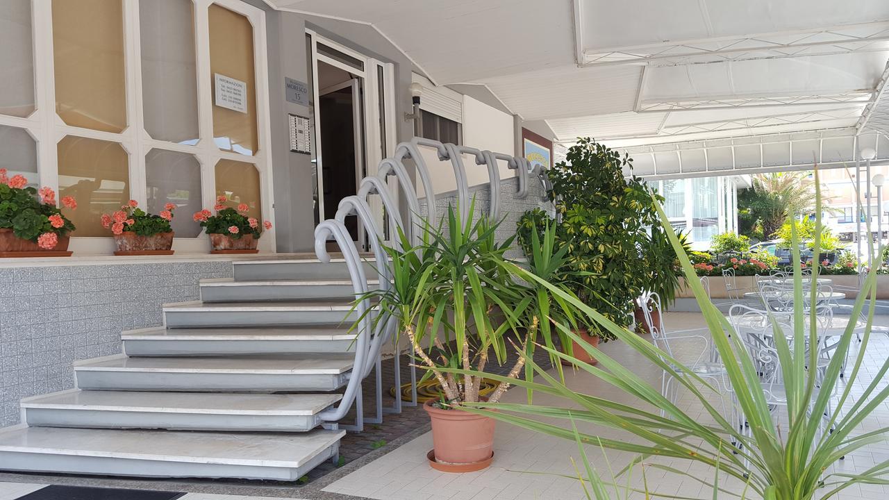 Residence Moresco Lido di Jesolo Bagian luar foto