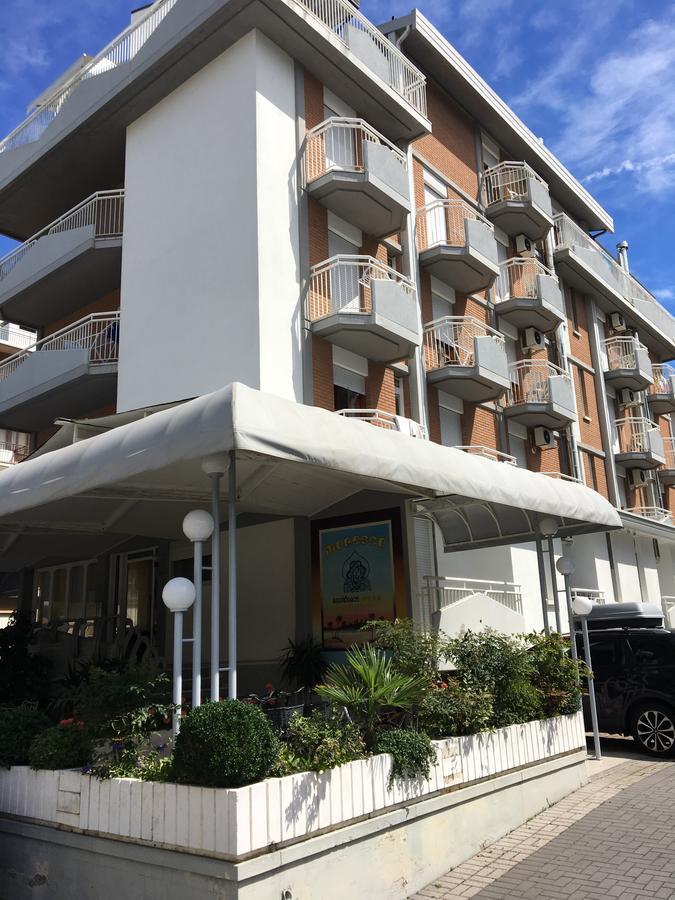 Residence Moresco Lido di Jesolo Bagian luar foto