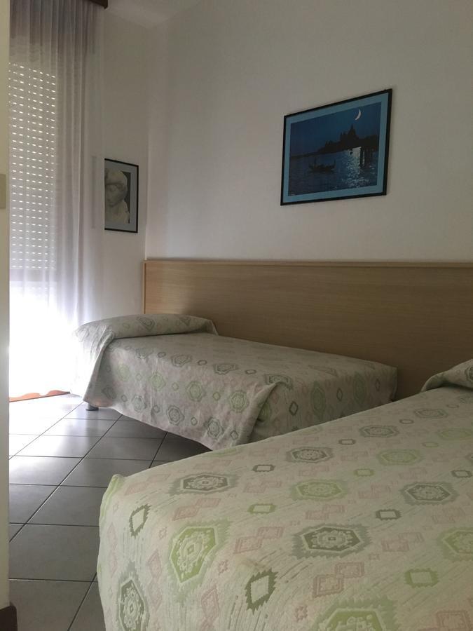 Residence Moresco Lido di Jesolo Bagian luar foto